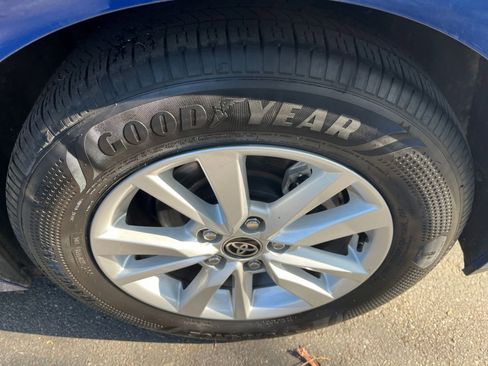 Used 2025 Toyota Camry LE image 29