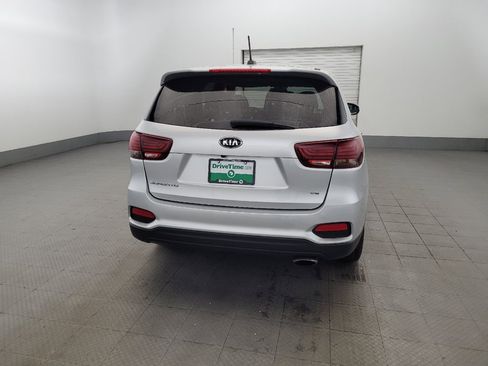 Used 2019 Kia Sorento AWD V6 image 7