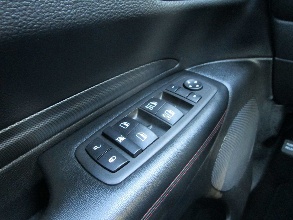 Used 2025 Dodge Durango GT AWD/4WD image 31