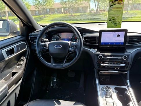 Used 2020 Ford Explorer XLT w/ Equipment Group 202A AWD/4WD image 25