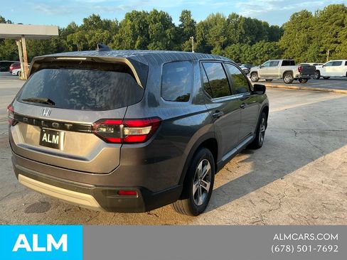 Used 2025 Honda Pilot EX-L image 3