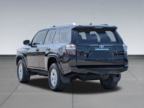 Used 2016 Toyota 4Runner SR5 AWD/4WD image 3