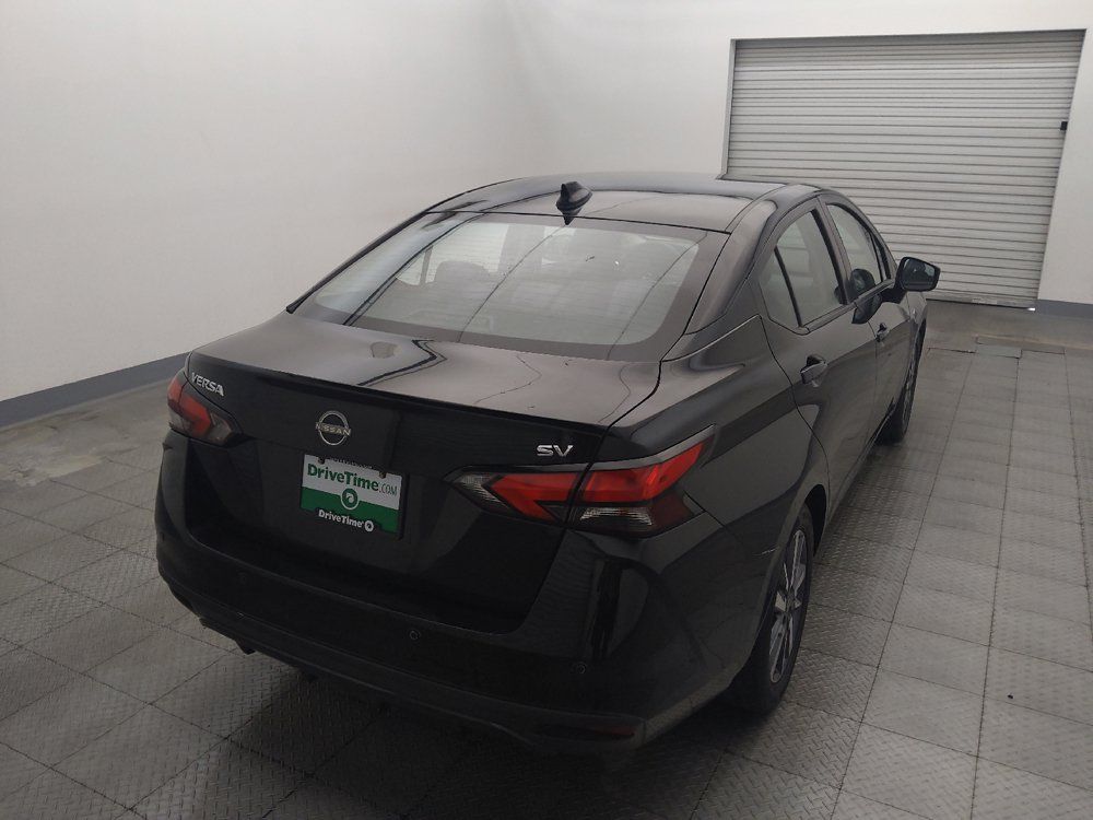 Used 2023 Nissan Versa SV FWD image 7