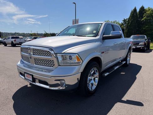 Used 2017 RAM 1500 Laramie AWD/4WD image 4