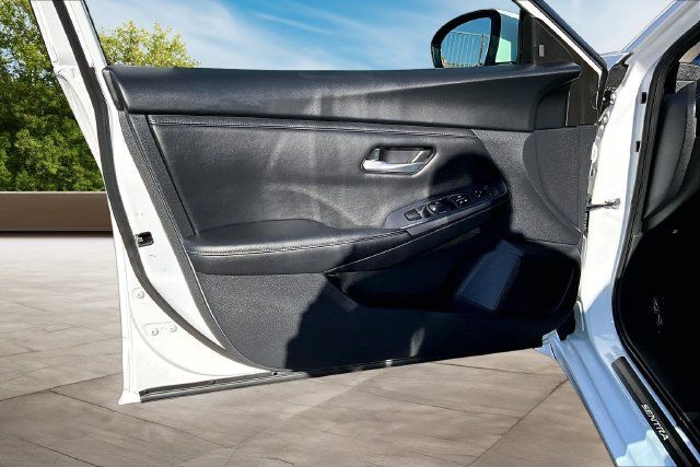 Used 2024 Nissan Sentra SV FWD image 19