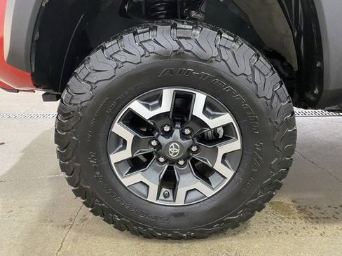 Certified 2018 Toyota Tacoma TRD Off-Road image 22