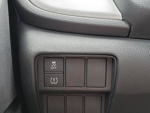 Used 2017 Honda CR-V LX image 19