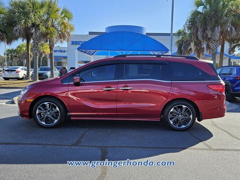 Certified 2024 Honda Odyssey Elite image 2