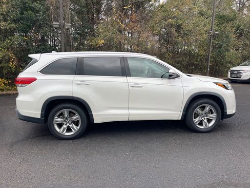 Used 2019 Toyota Highlander Limited image 21