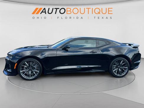 Used 2023 Chevrolet Camaro ZL1 RWD image 2