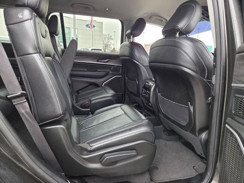 Used 2022 Jeep Grand Cherokee L Limited image 17