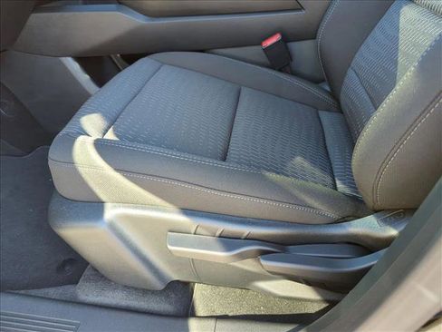 New 2026 Chevrolet Equinox LT w/ Safety and Technology Package FWD image 4
