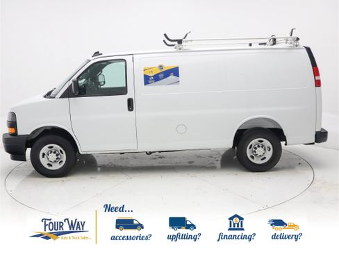 Used 2025 Chevrolet Express 2500 w/ Driver Convenience Package image 7