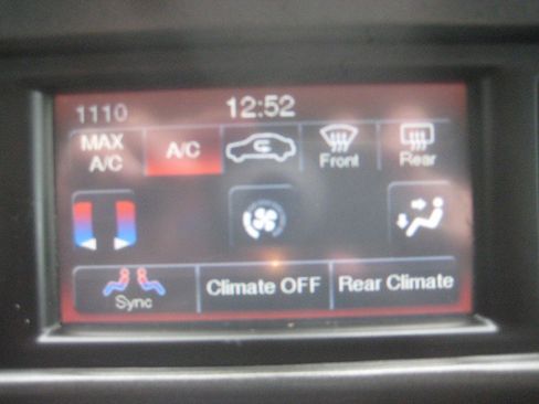 Used 2020 Dodge Journey SE w/ SE Popular Equipment Group FWD image 22