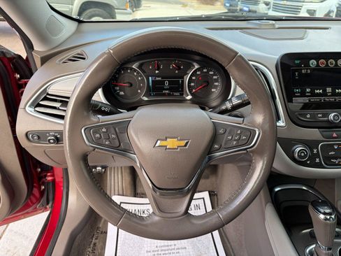 Used 2018 Chevrolet Malibu LT w/ Leather Package image 11