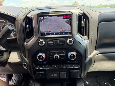 Used 2022 GMC Sierra 3500 Denali w/ Denali Ultimate Package AWD/4WD image 36