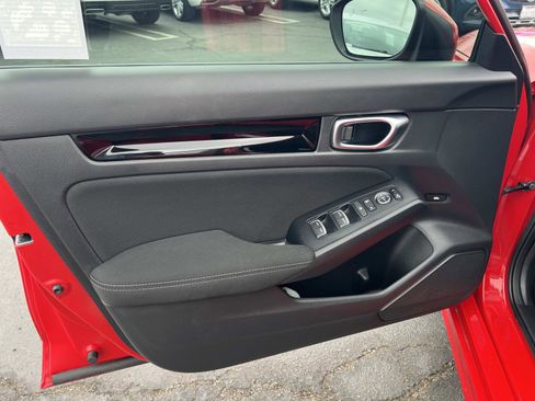 Certified 2022 Honda Civic EX image 6