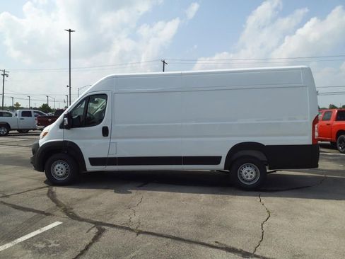 New 2024 RAM ProMaster 3500 w/ Premium Convenience Group image 19