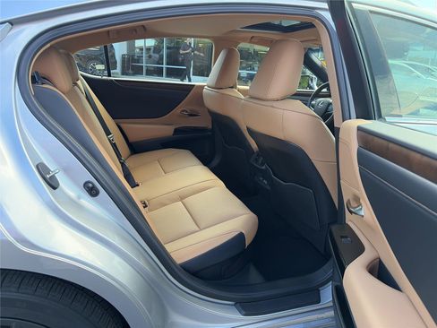 Certified 2025 Lexus ES 300h w/ Premium Package FWD image 24