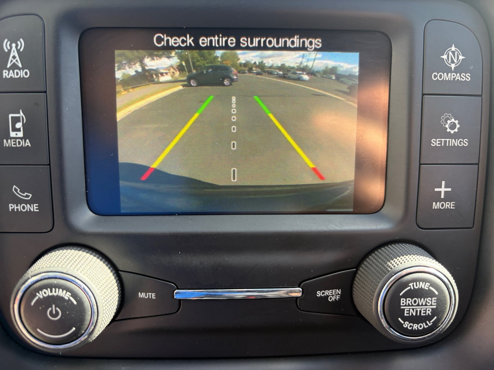 Used 2018 Jeep Compass Latitude AWD/4WD image 21