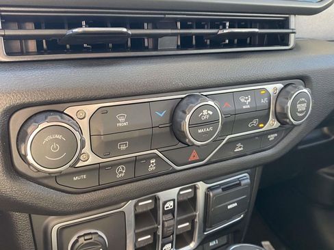 New 2026 Jeep Gladiator Sport image 18