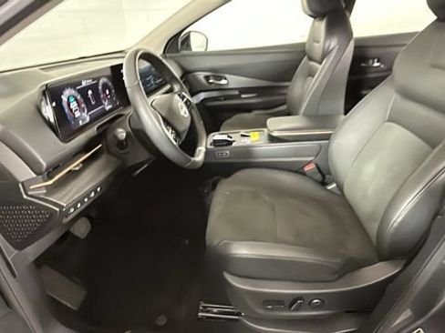 Used 2023 Nissan Ariya FWD image 11