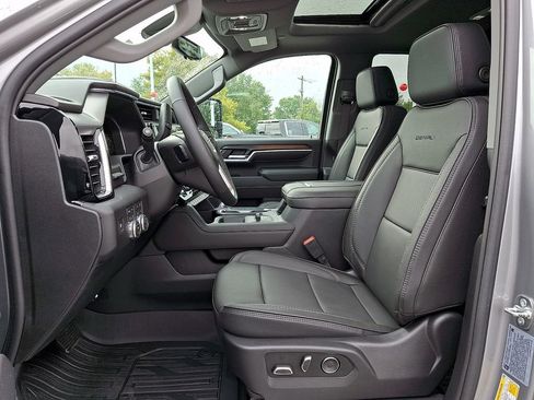 New 2026 GMC Sierra 3500 Denali w/ Denali Reserve Package AWD/4WD image 9