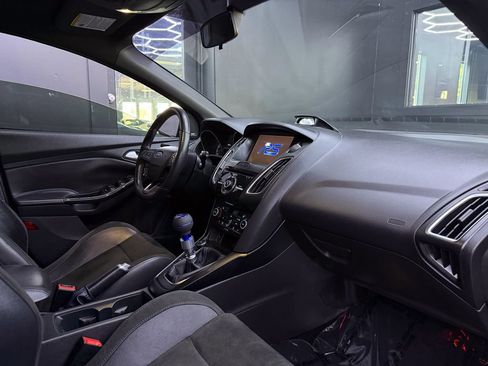 Used 2017 Ford Focus RS AWD/4WD image 24