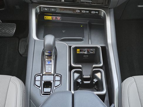 Used 2025 Lexus TX 350 AWD w/ Technology Package image 16