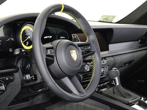 Used 2022 Porsche 911 GT3 RWD image 40