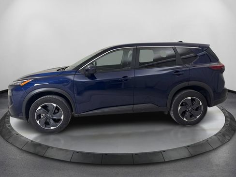 Used 2025 Nissan Rogue SV AWD/4WD image 9