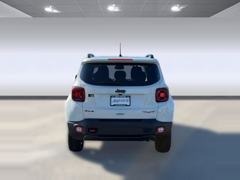 Used 2020 Jeep Renegade Trailhawk w/ Cold Weather Group AWD/4WD image 10