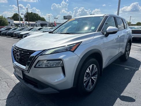 Used 2023 Nissan Rogue SV image 7