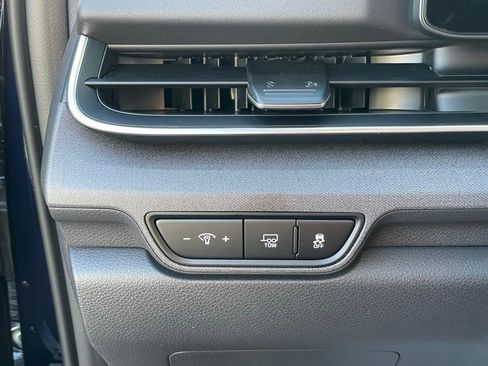 New 2026 Kia Carnival EX FWD image 12