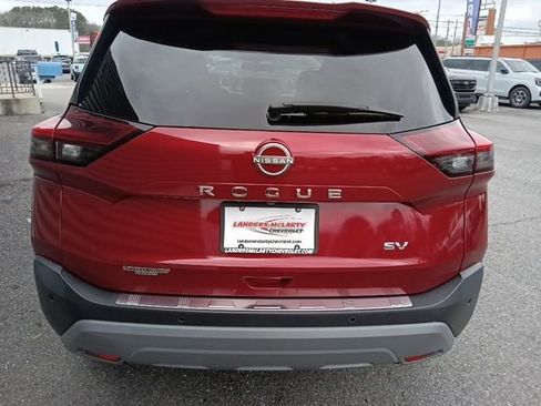 Used 2023 Nissan Rogue SV FWD image 4