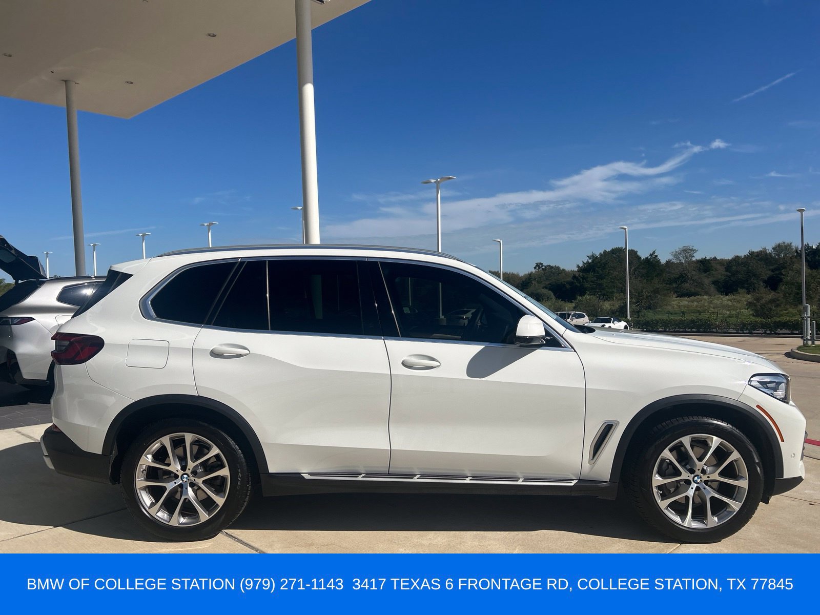 Used 2022 BMW X5 sDrive40i w/ Luxury Seating Package RWD image 13