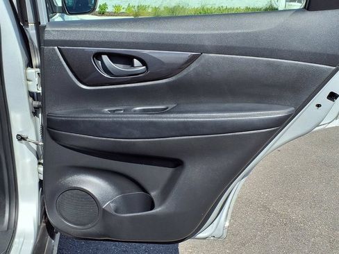 Used 2020 Nissan Rogue S FWD image 14