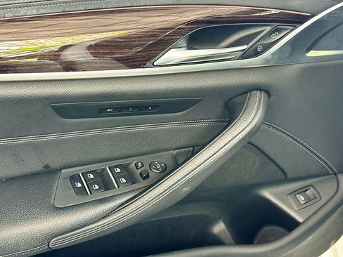 Used 2018 BMW 540i image 18