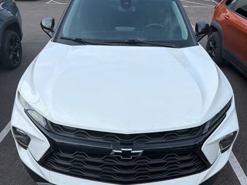 Used 2023 Chevrolet Blazer LT w/ Convenience Package FWD image 2