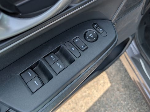 Used 2022 Honda CR-V Touring image 24