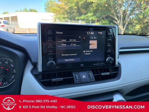 Used 2020 Toyota RAV4 XLE Premium FWD image 20