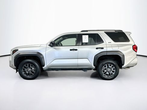 Used 2025 Toyota 4Runner SR5 AWD/4WD image 4