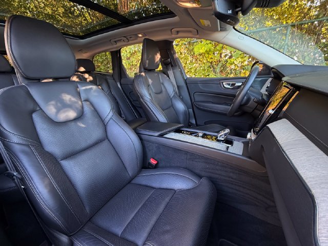Used 2022 Volvo XC60 B5 Inscription w/ Advanced Package AWD/4WD image 25