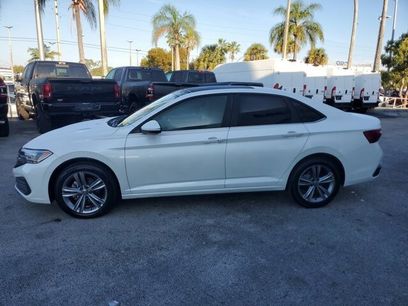 Used 2023 Volkswagen Jetta SE w/ Panoramic Sunroof Package
