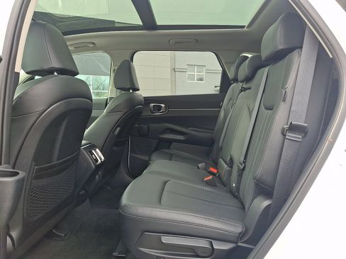 Certified 2025 Kia Sorento S w/ Panoramic Sunroof Package image 10