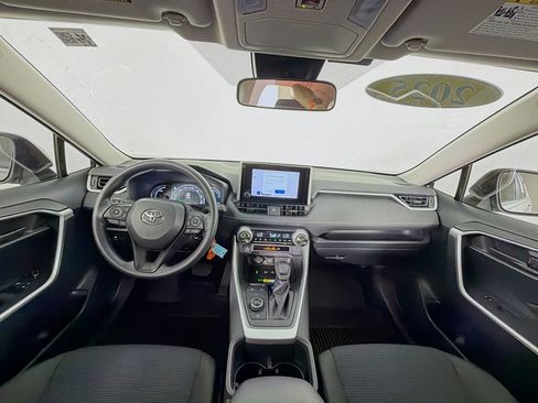 Used 2025 Toyota RAV4 LE AWD/4WD image 38