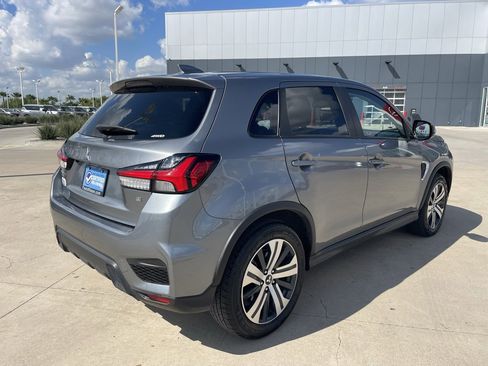 Used 2025 Mitsubishi Outlander Sport ES image 2