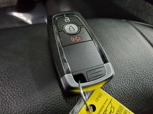 Used 2023 Ford Edge SEL image 32