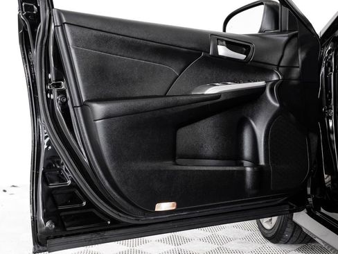 Used 2014 Toyota Camry SE w/ Leather Package image 42