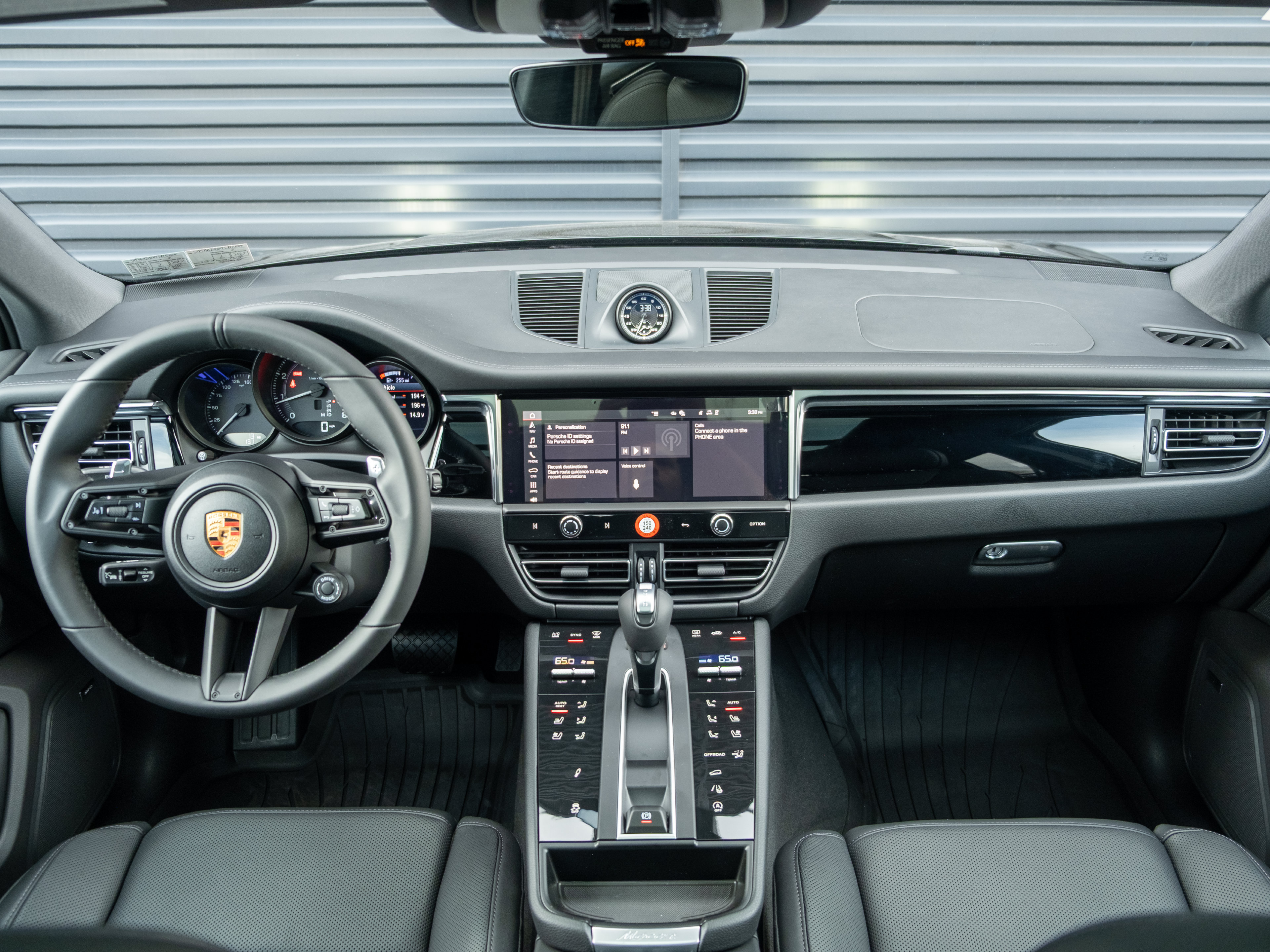 Certified 2026 Porsche Macan AWD/4WD image 6
